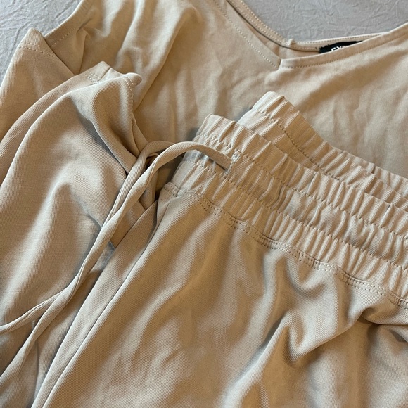 Two piece NWOT cami and rouched pants from Express - Picture 2 of 5